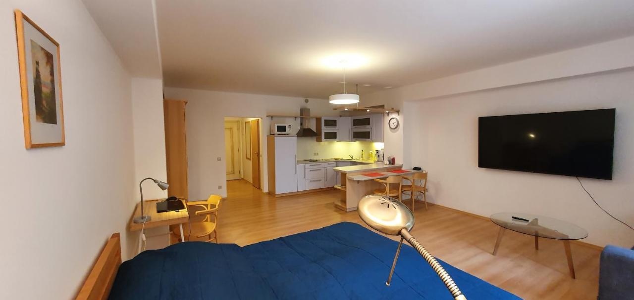 46m2 S Balkonem V Lazenskem Centru Apartment
