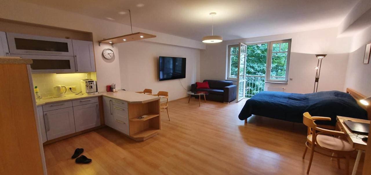 Apartment 46m2 S Balkonem V Lazenskem Centru