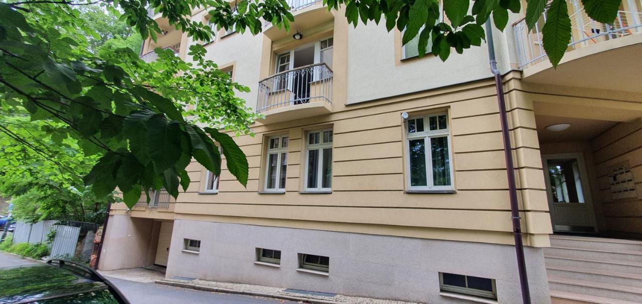 46m2 S Balkonem V Lazenskem Centru Apartment Karlovy Vary