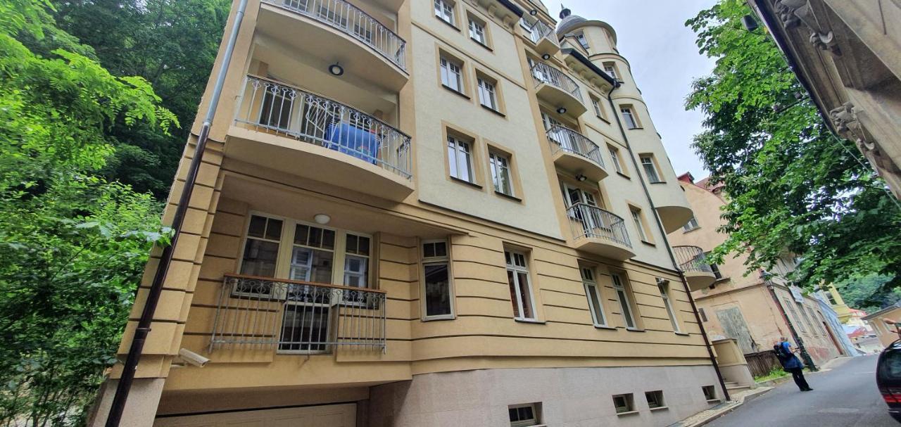 46m2 S Balkonem V Lazenskem Centru Apartment
