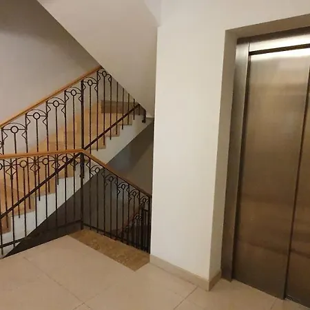 Apartman 46M2 S Balkonem V Lazenskem Centru Karlovy Vary Exterior photo
